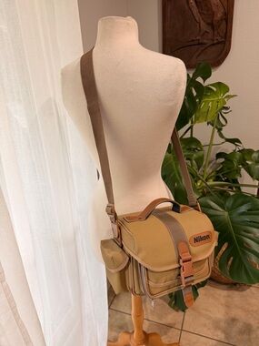 Nikon Camera Shoulder Bag Tan DSLR Travel Case Padded Vintage Style